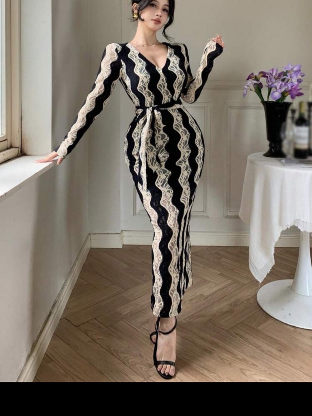 Elegant Black and Cream Lace-Detail Long Sleeve Maxi Dress